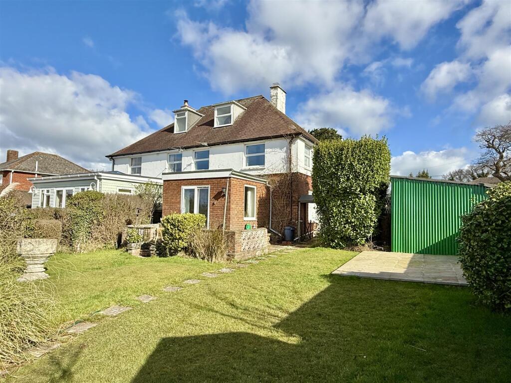Rear Garden: