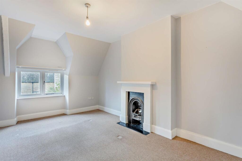 8630478-interior03-800.jpg