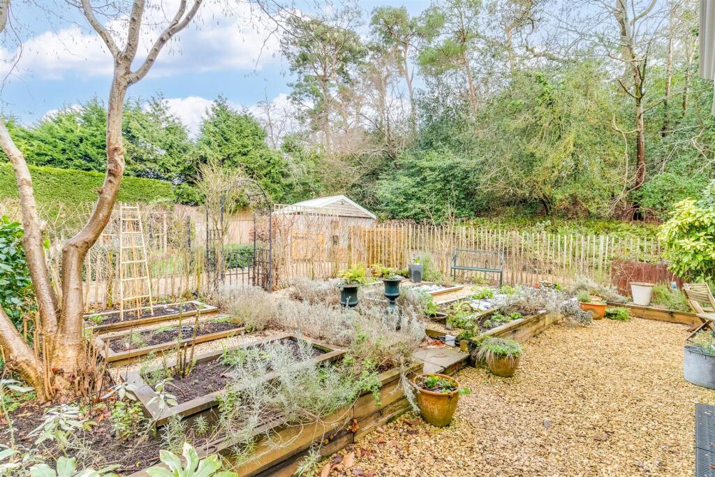 Hollowdene Lodge-51.jpg