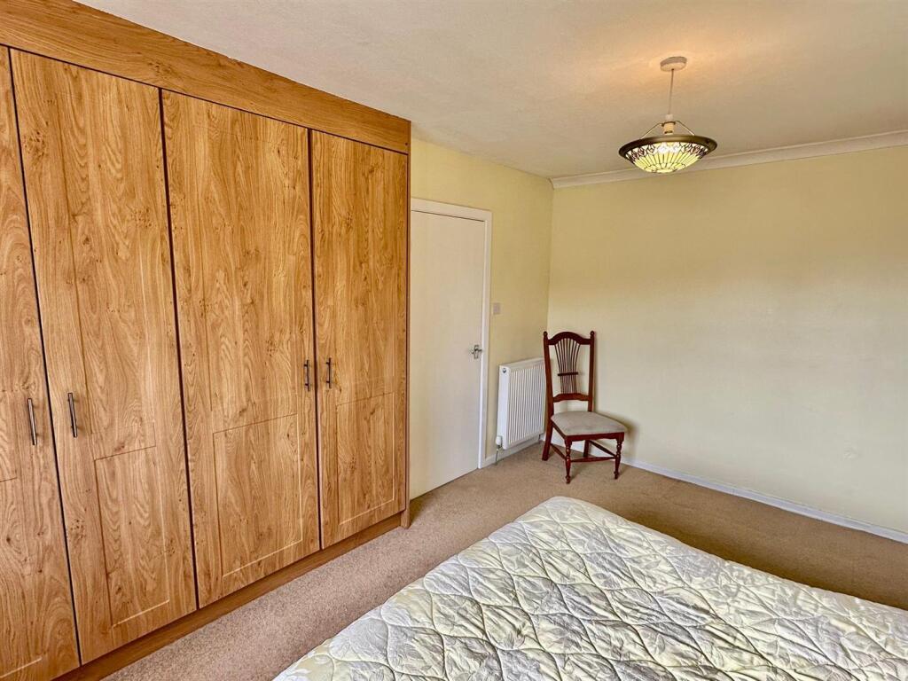 WhatsApp Image 2025-10-06 at 12.02.31_30d99a6f.jpg