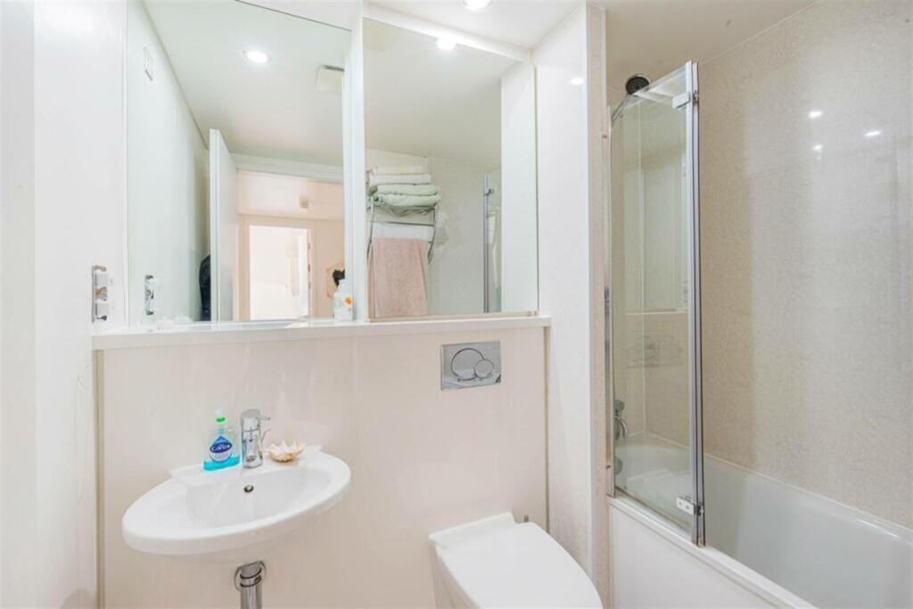 Bathroom 2