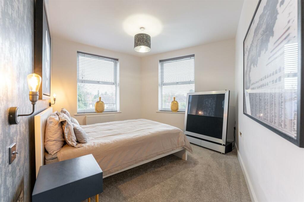 39 Royal House, Princes Gate - by Frame Studio 047
