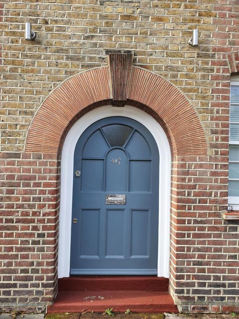 Frontdoor1.jpg