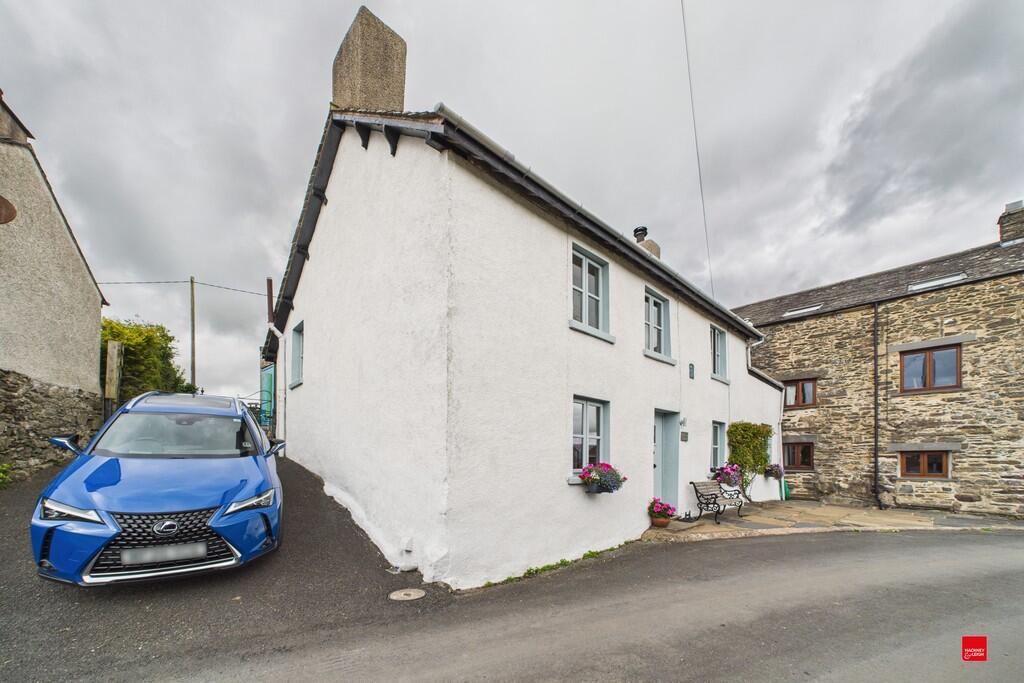 External showing ...