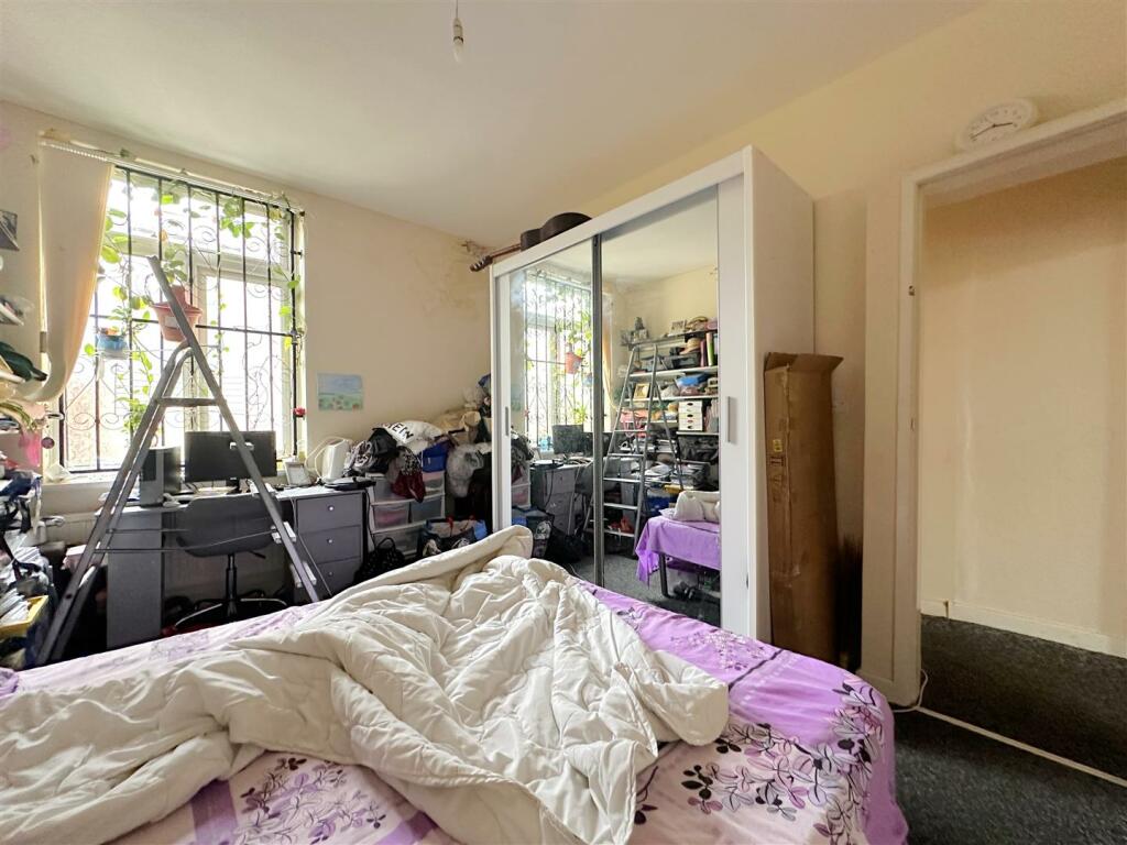 Ground floor flat bedroom 2
