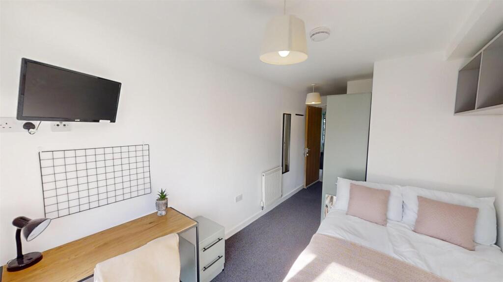 Flat-1-Widcombe-Wharf-Bath-09162024_163007.jpg