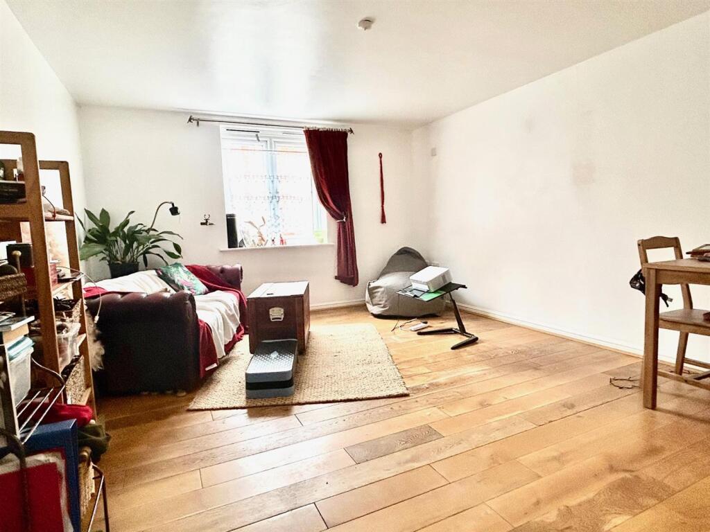 17 ELIOT MEWS L 1.jpg