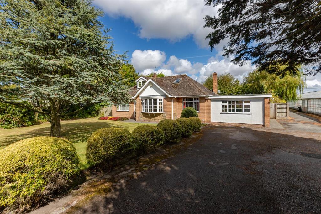 44 Renacres Lane - Owner accommodation and Office