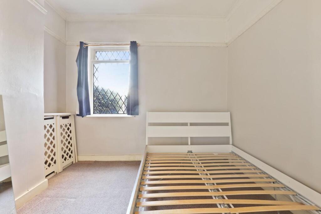 05-0f31JHPropWpen - 350 Blandford Road - 15 (1)-me