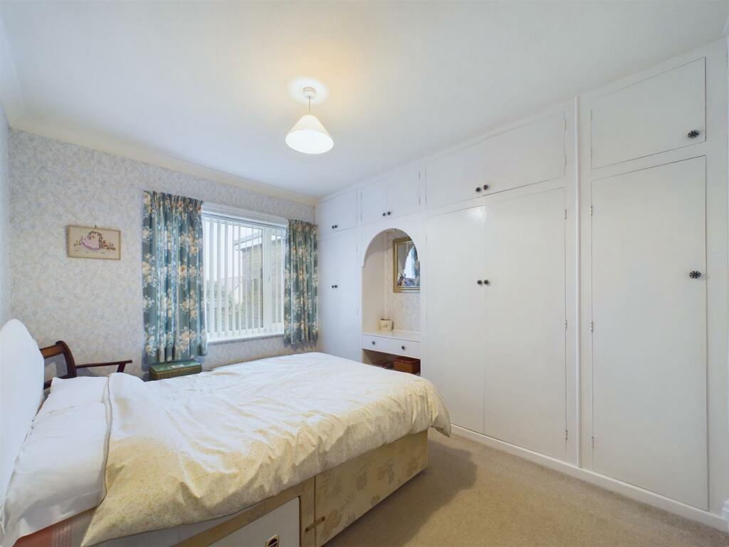 Bedroom: