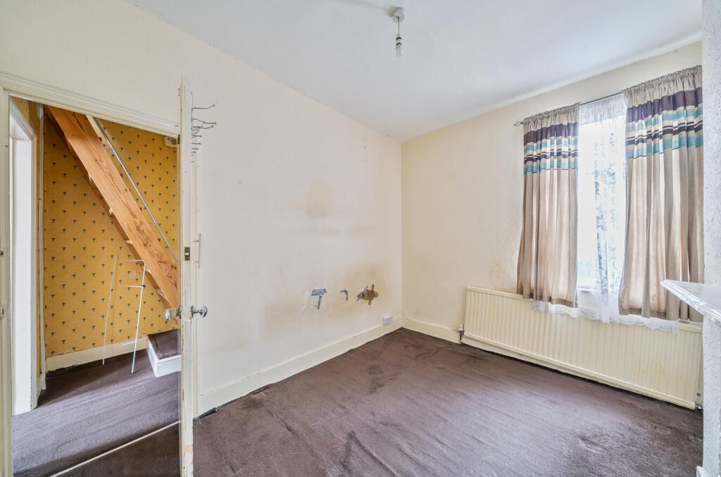 1300382-27-682f68...