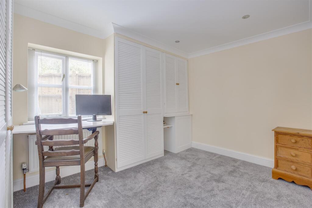 Flat 3 Totteridge House, Totteridge Lane, HP13 7LR