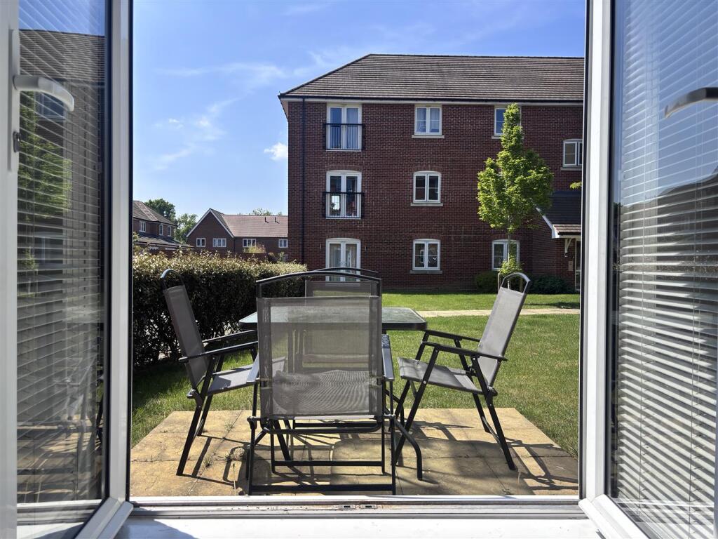 Briar patio.jpg
