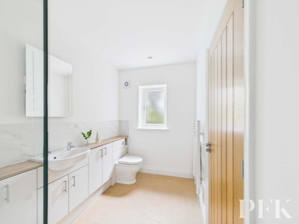 En Suite Shower Room