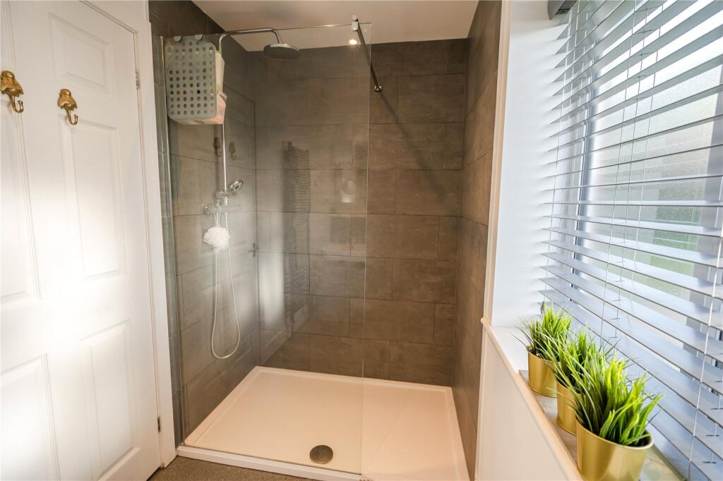 En-Suite (2)