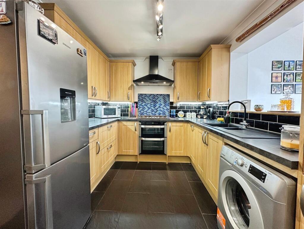 065ec381--48AB-9CF8-38DB63D8E325-11963-00000366998