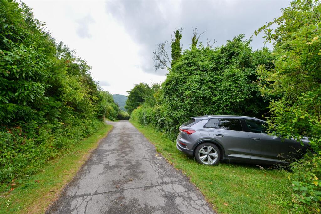 Land to SW of Yamaga Temple Ewell1.jpg