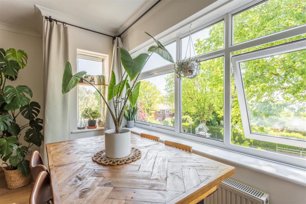 Flat 6 Carisbrooke-11.jpg