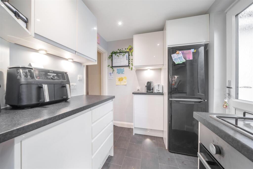 Courtlands Drive -Kitchen.jpg