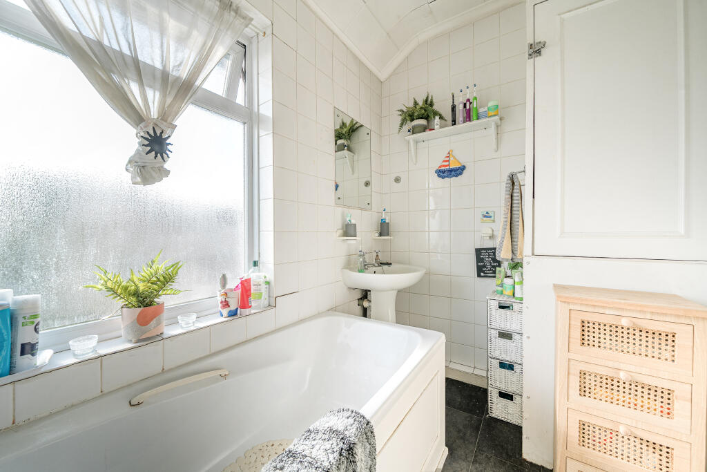 4 Russell Road, Whetstone, London, N20 0TS
