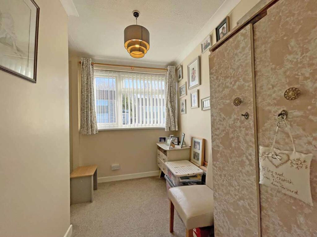 Dayton Close 51 Bedroom 3...jpg