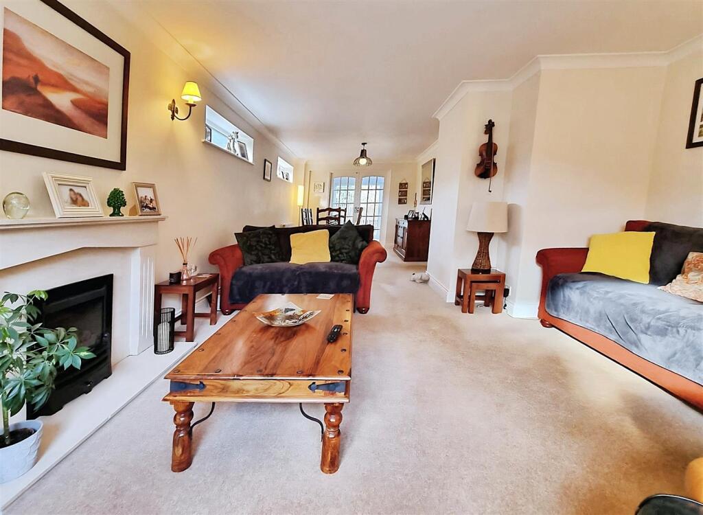 04e68236-PHOTO-2025-11-04-11-40-10 20 281 29.jpg