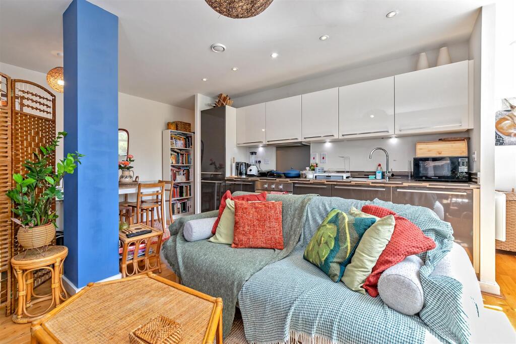 2MartinCourt-15.jpg