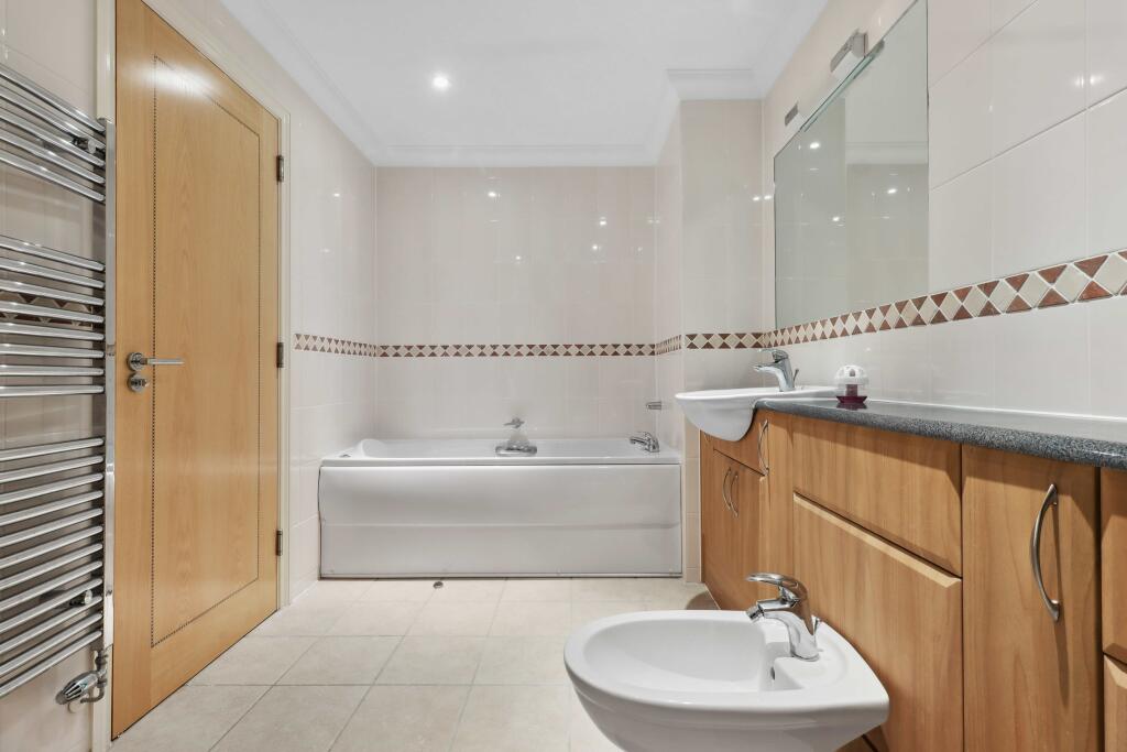 Master En-Suite