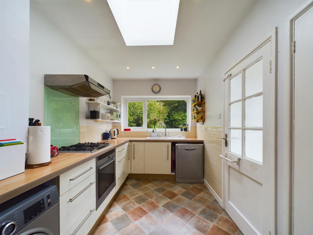 CAM02023G0-PR0054-STILL044