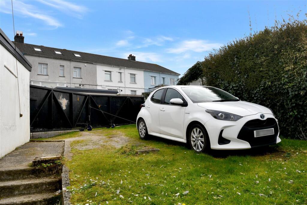 DETACHED GARAGE