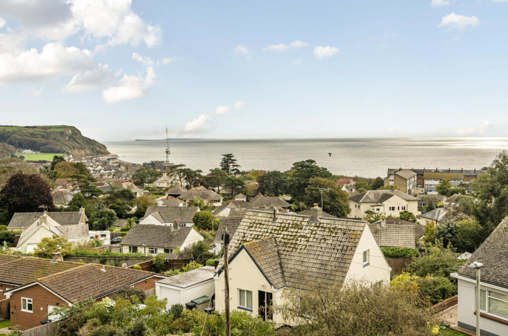 1359301-3-68ee273...