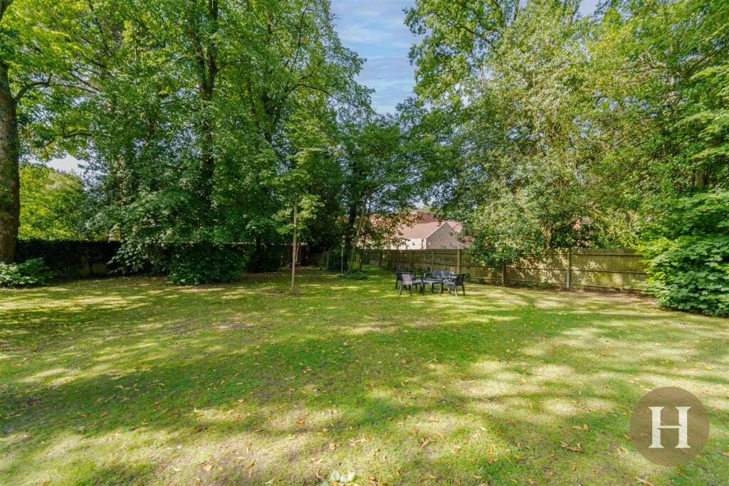 Hadleigh Estate Agents-24.jpg