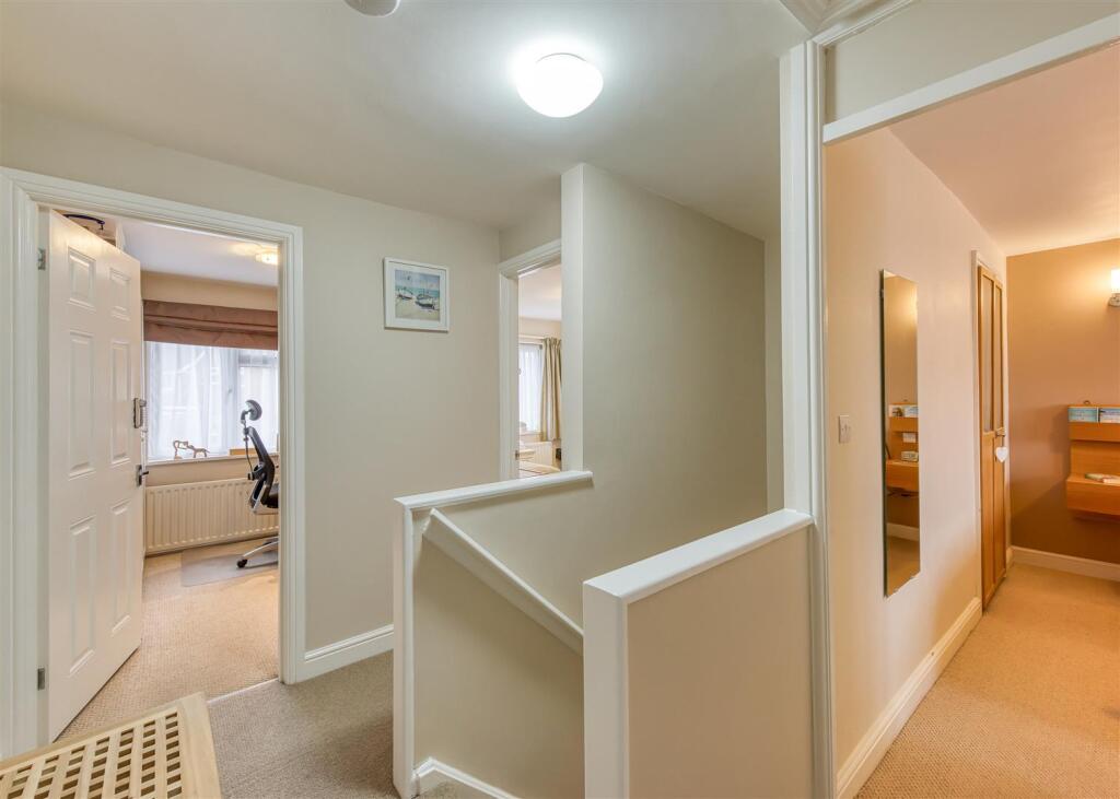 2 Glendale Drive-Landing.jpg