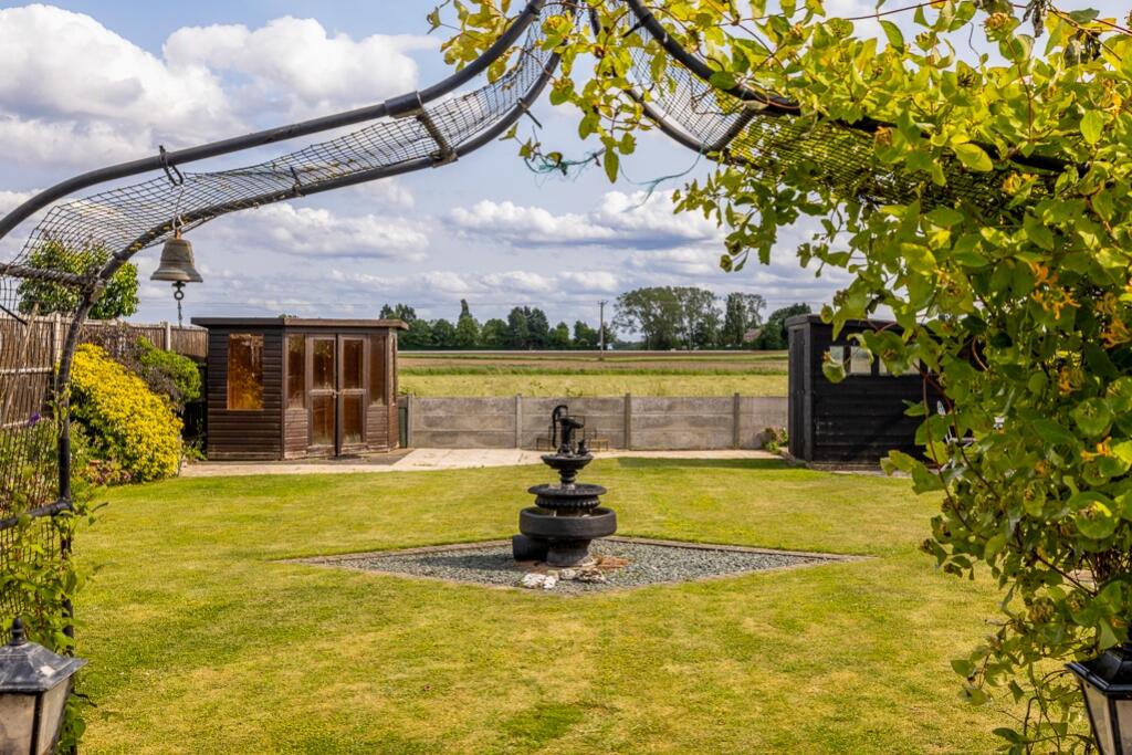 Tethers (Wrangle)-15