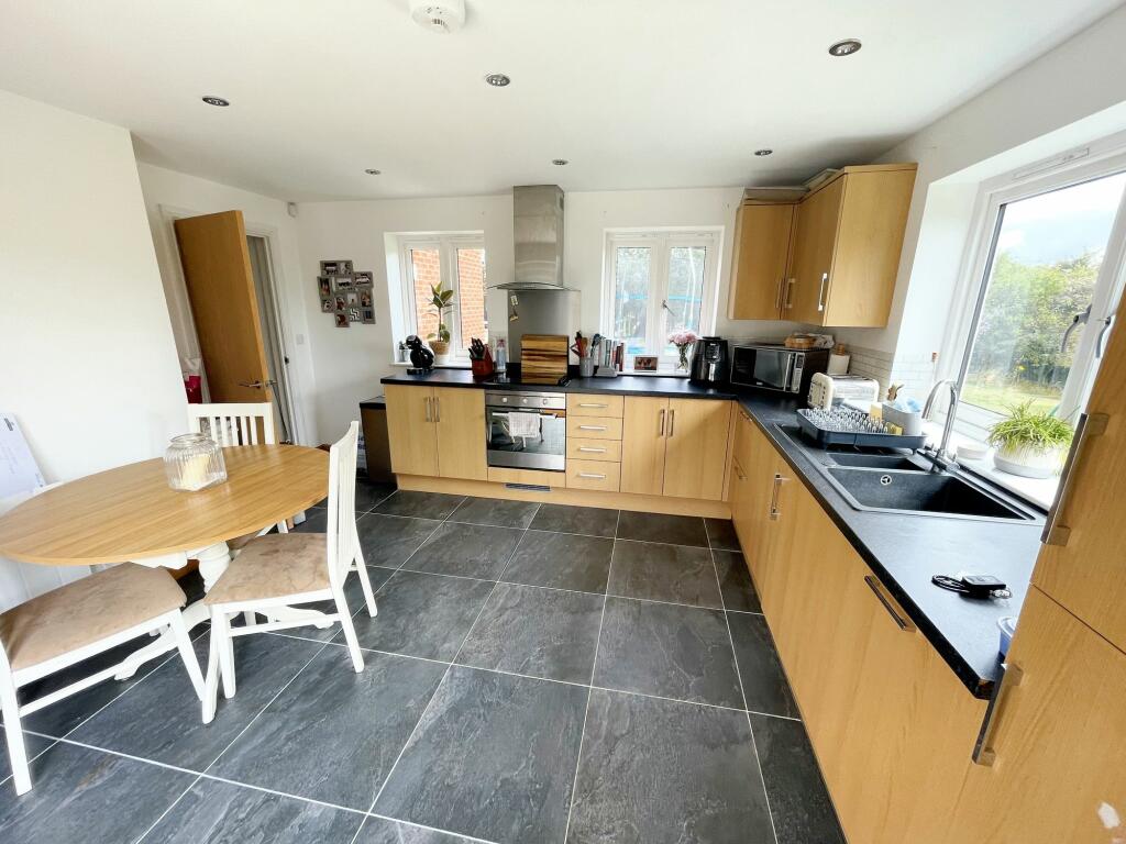 Kitchen &amp; Dining Room