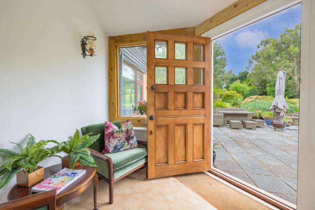 Entrance Porch 