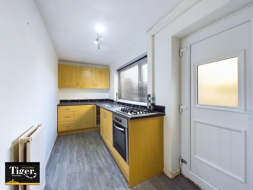 IMG_398356_4_larg...