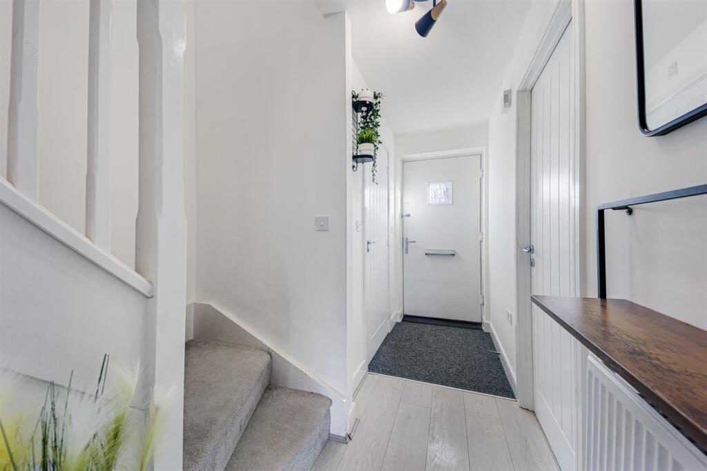 54 Stratford Drive hall.jpg