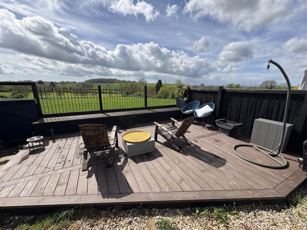 Rear Decking.jpg