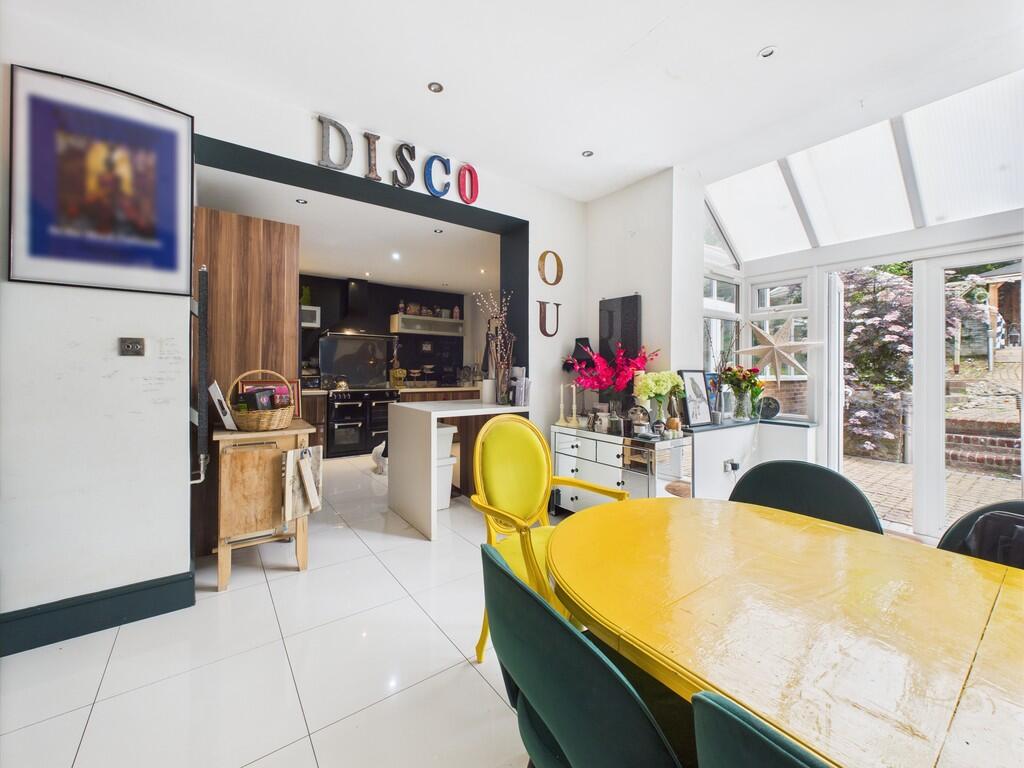 CAM05068G0-PR0032...