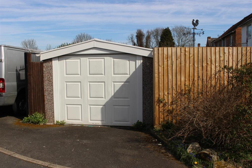Detached Single Garage