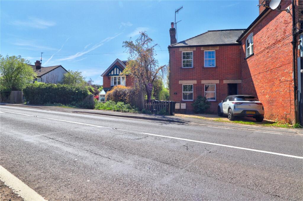 Petworth Road, Witley, Godalming, Surrey, GU8