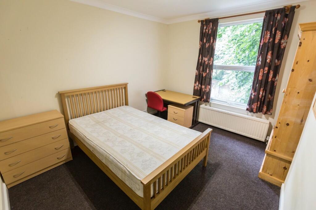 17 WIlkinson St room 6.jpg