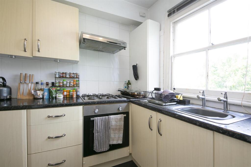 26c Gambole Road, kitchen 2.jpg