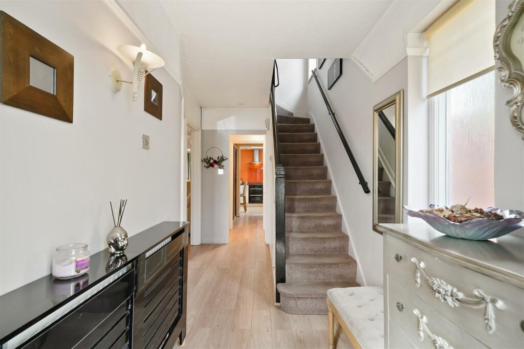 63 Danemead Grove Northolt, Ealing - eR0dba1u2IyF6