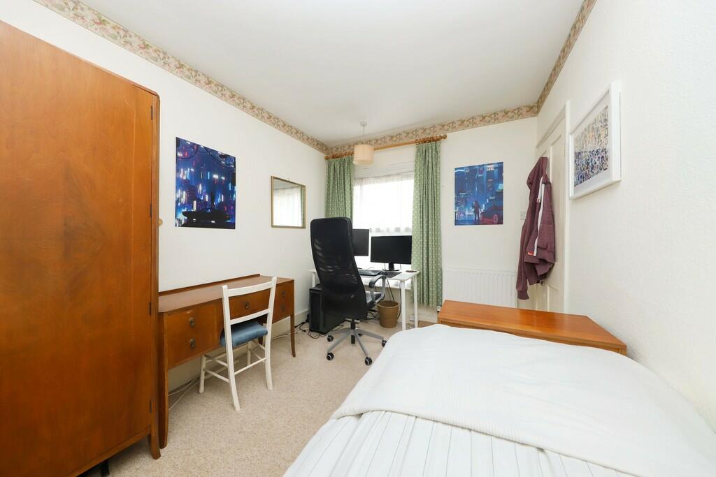 609 Pinner Road (...