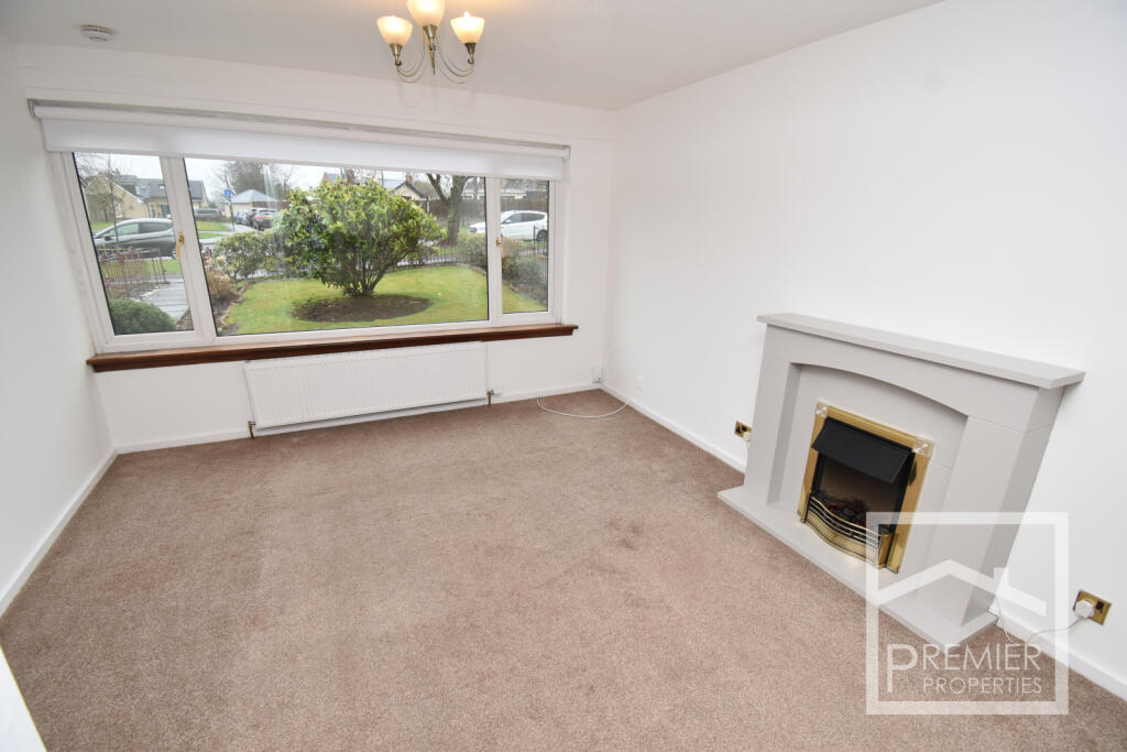 Lounge/Dining Area
