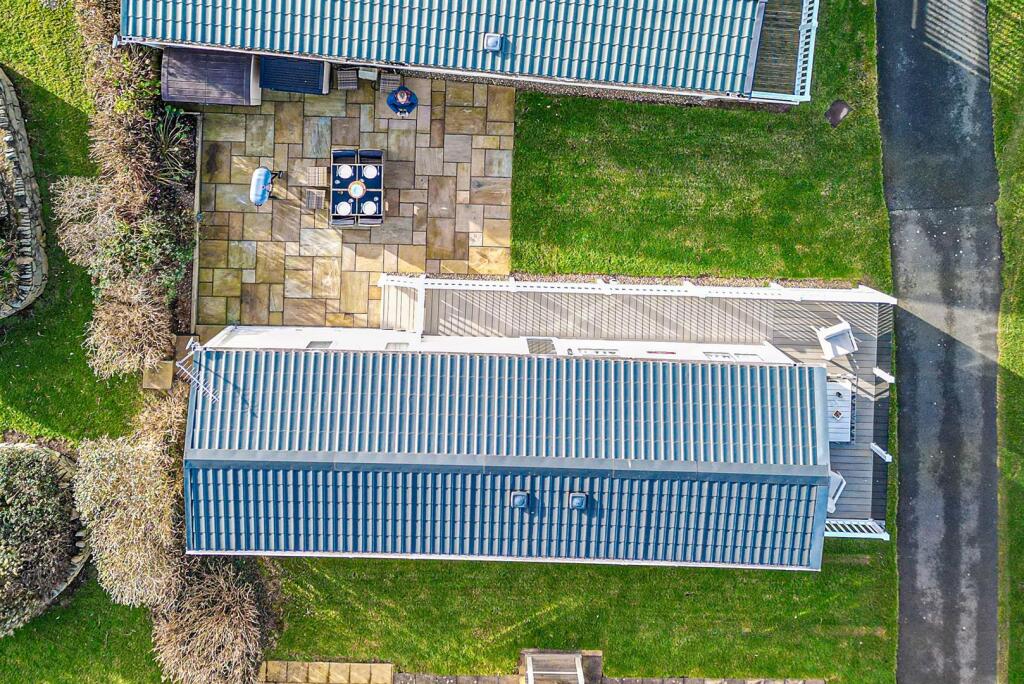 W27-ABERAFON-PARK-AERIAL-07.jpg