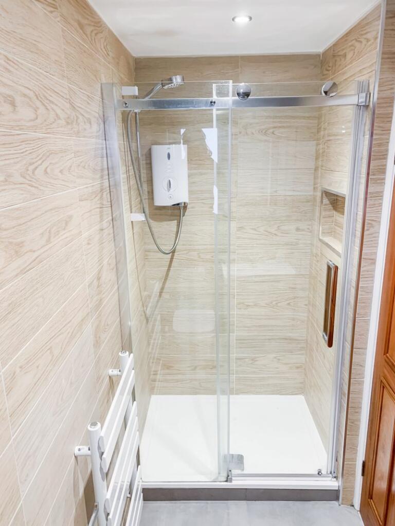 EN SUITE