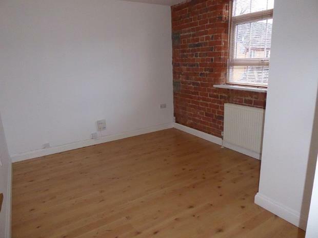 6BriarCtBedroom2